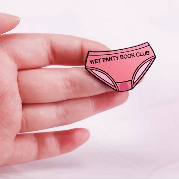 Spicy Reads Pink Underwear Enamel Pin - For Smut Book Lovers - Picture 3 of 3